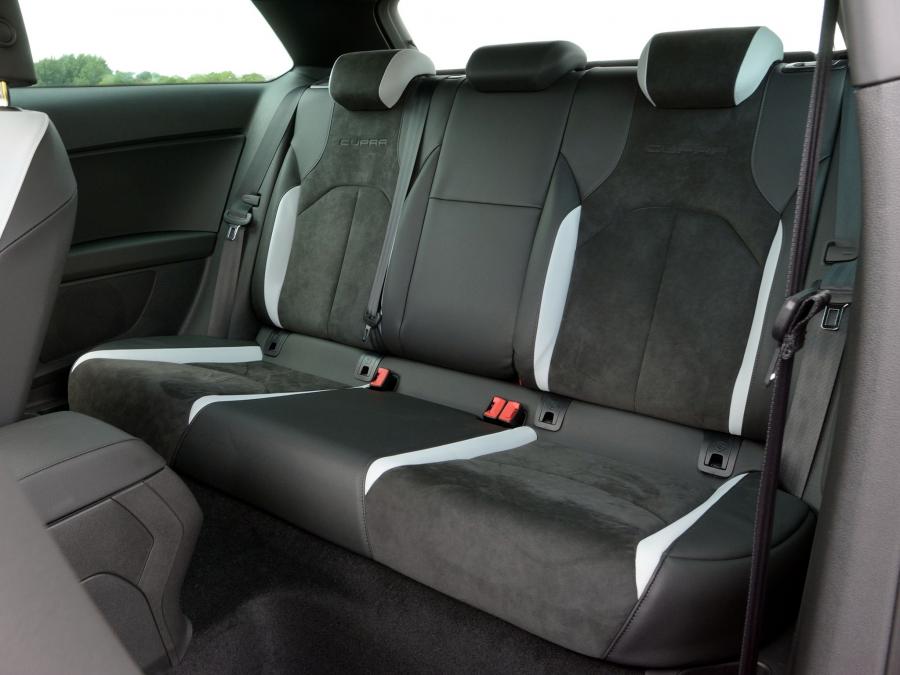  Seat Leon SC Cupra 2014 года  (UK) (фото 12 из 28)